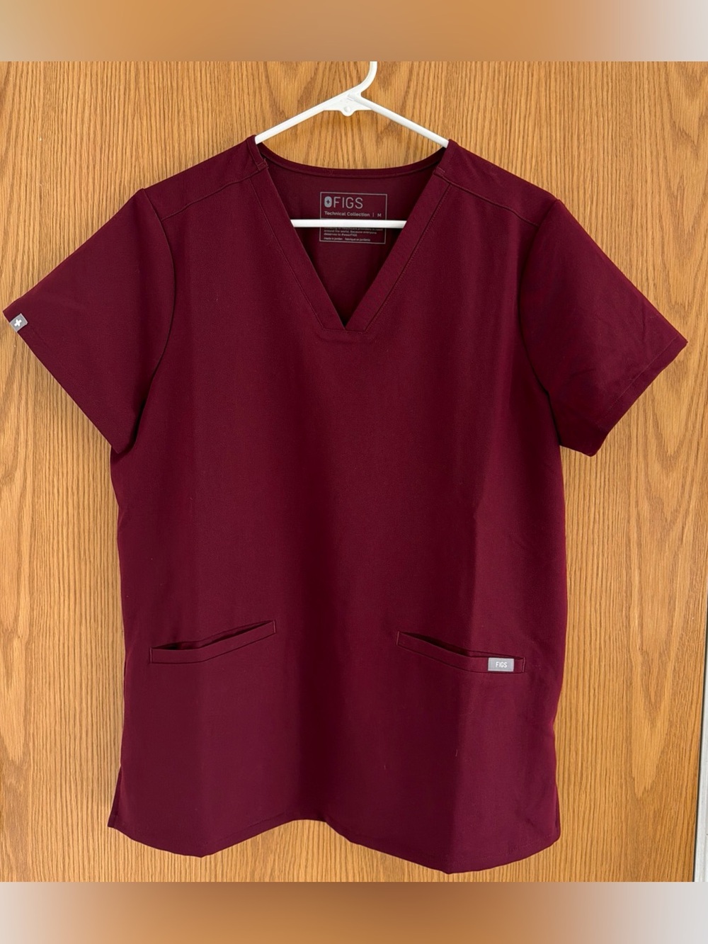 Figs Technical Collection Women's Casma Three-Pocket Scrub Top Size M Burgundy